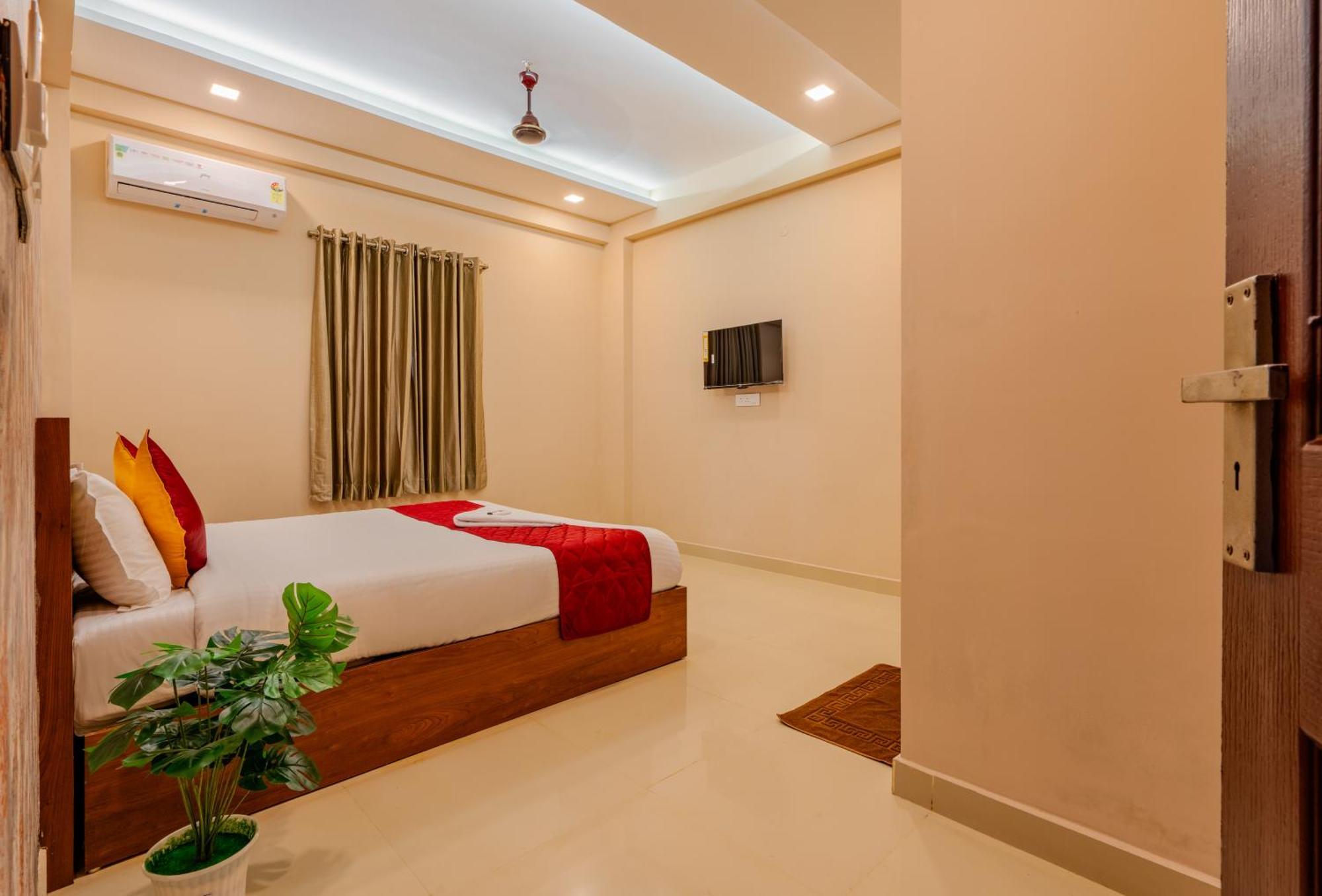 Hotel Yaad Residency à Kochi Extérieur photo