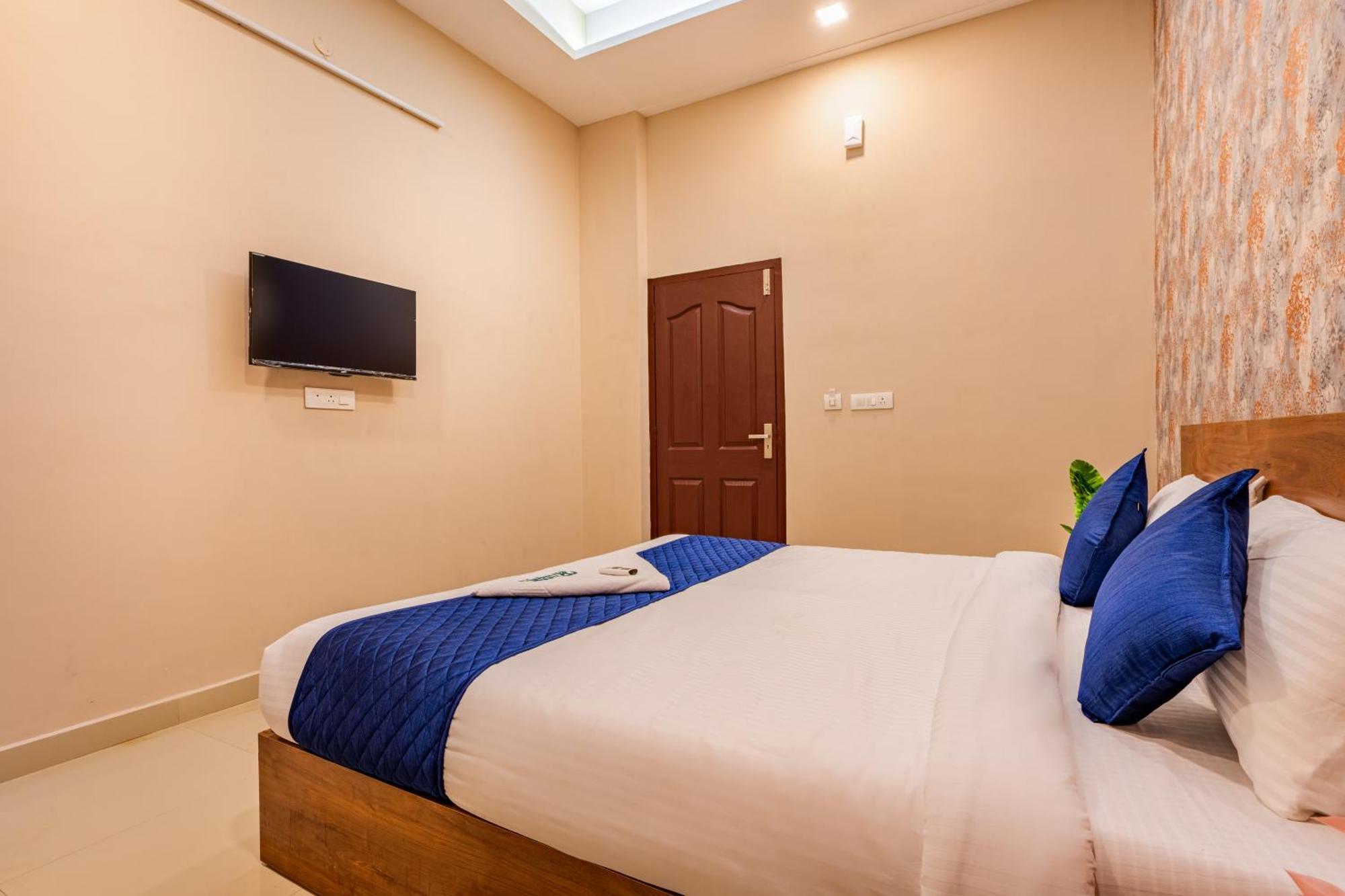 Hotel Yaad Residency à Kochi Extérieur photo