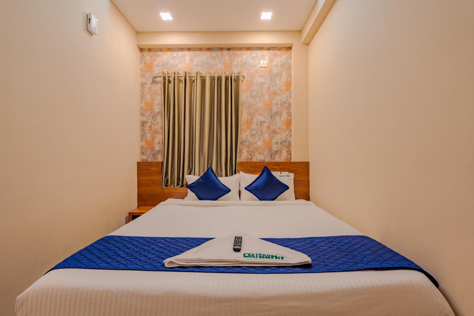 Hotel Yaad Residency à Kochi Extérieur photo