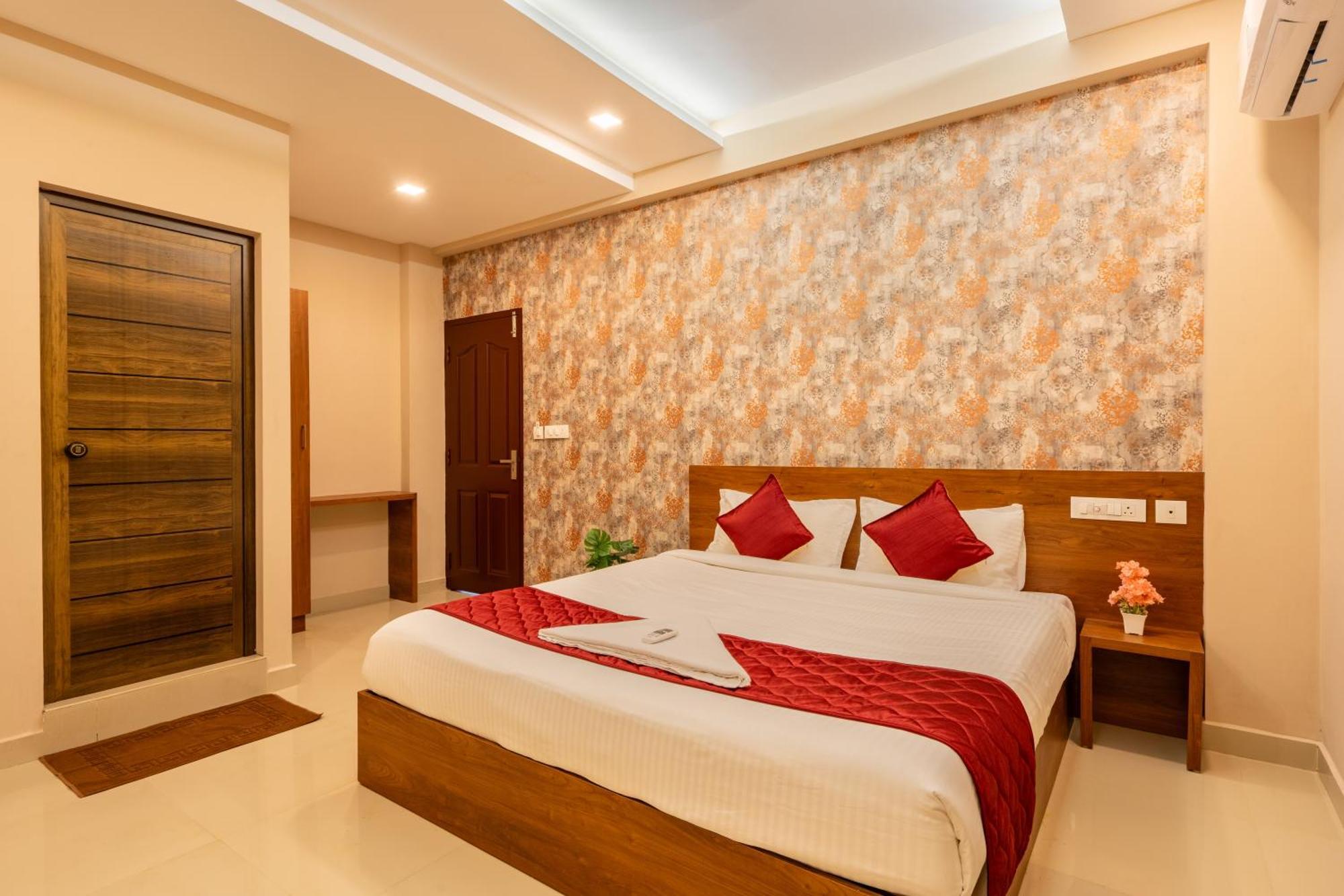 Hotel Yaad Residency à Kochi Extérieur photo