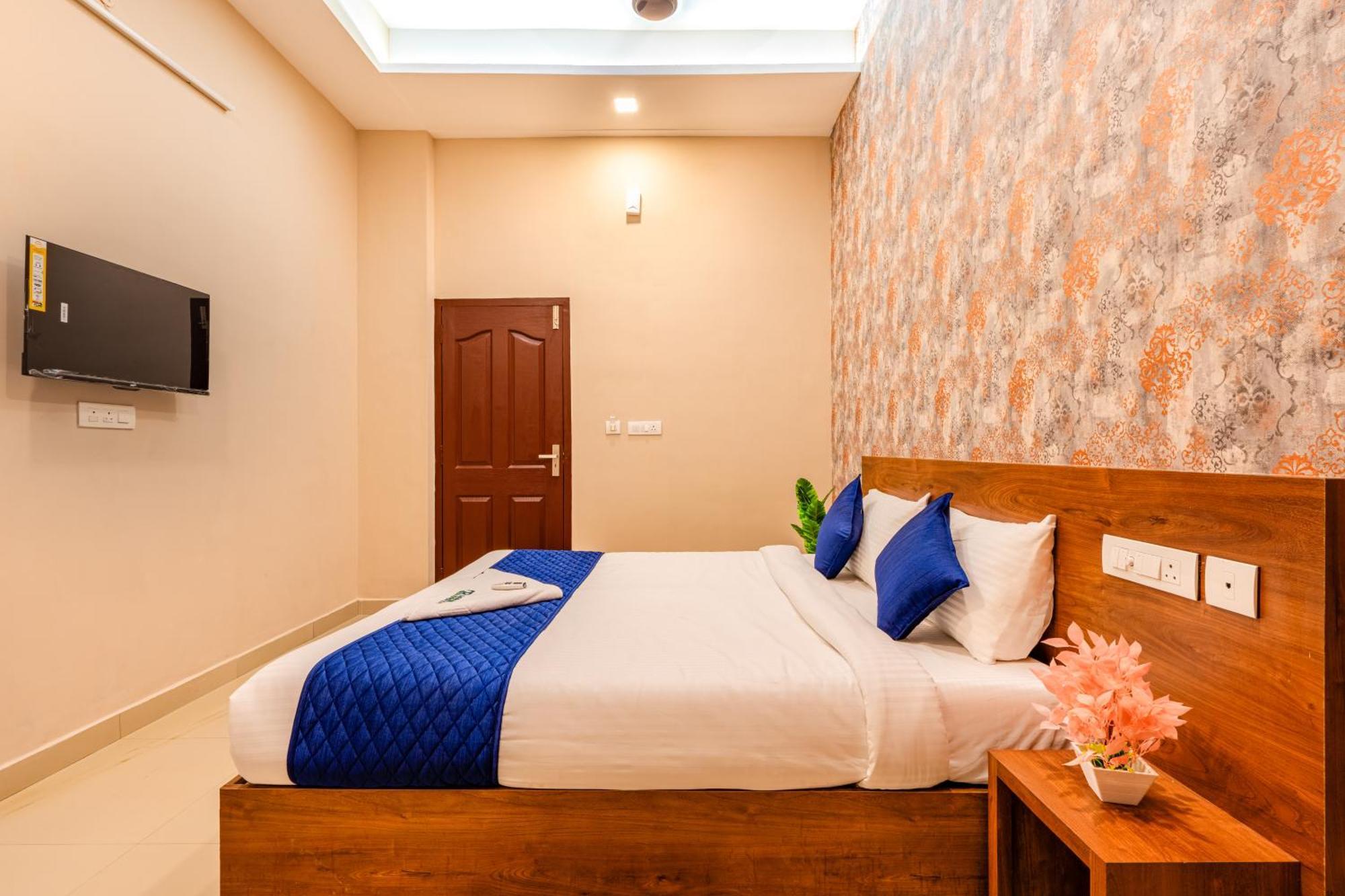 Hotel Yaad Residency à Kochi Extérieur photo