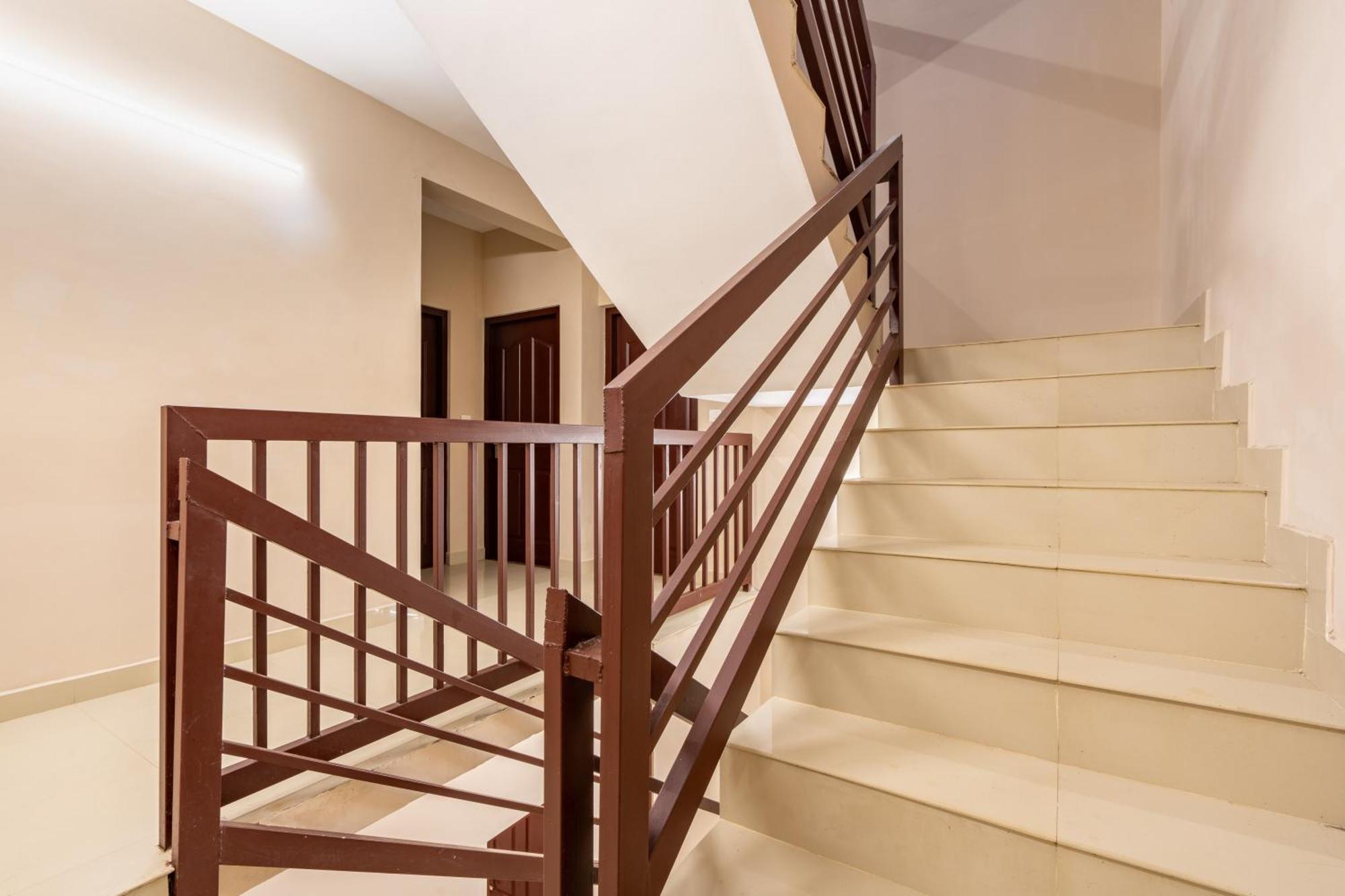 Hotel Yaad Residency à Kochi Extérieur photo