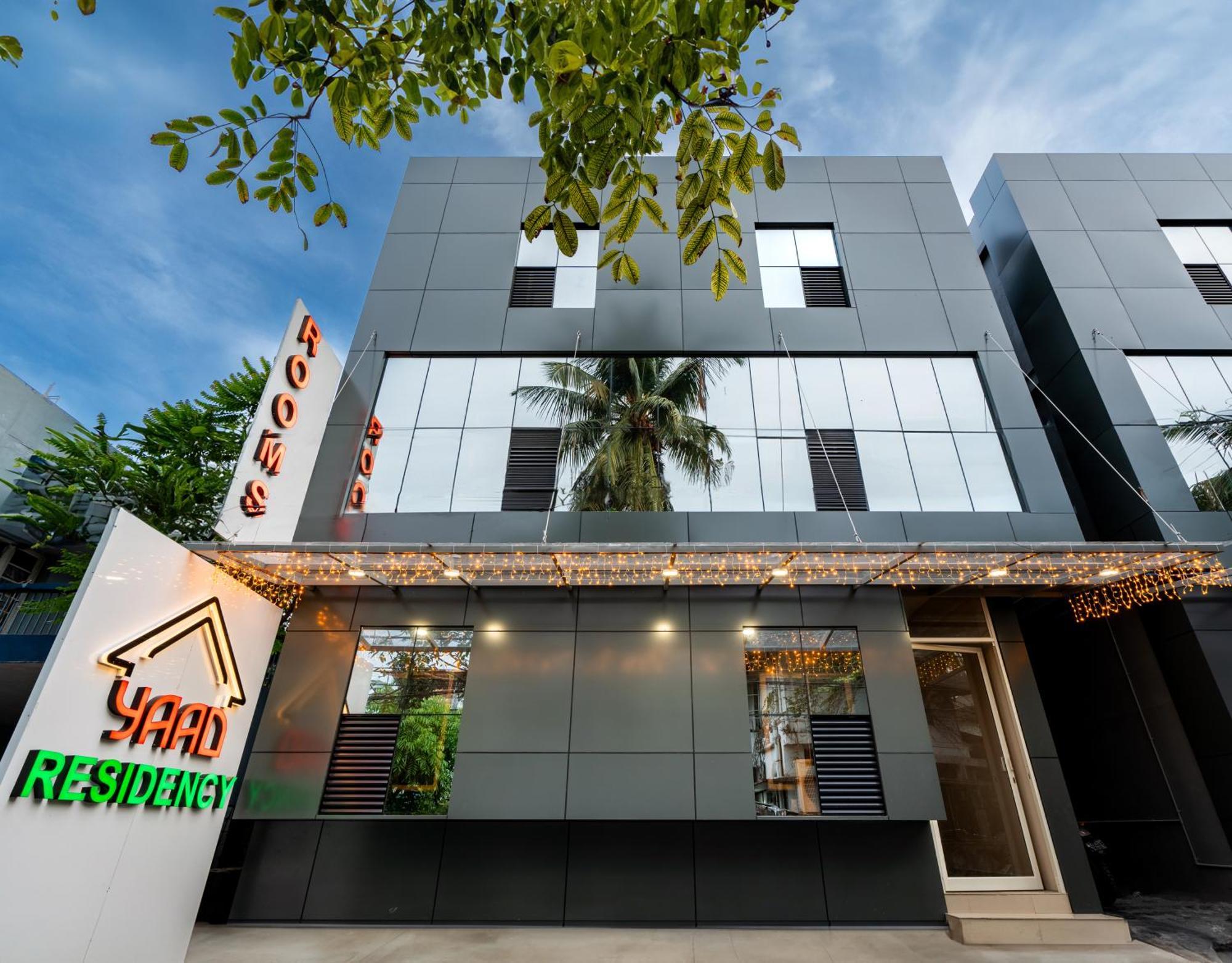 Hotel Yaad Residency à Kochi Extérieur photo